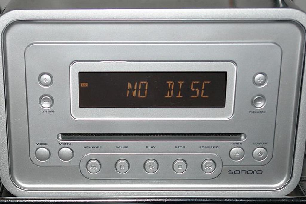 Sonoro Cubo Model AU-1300 CD Player / Clock Radio Review