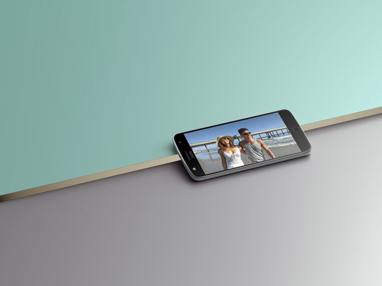 Moto Z الهواتف ما تحتاج إلى معرفته